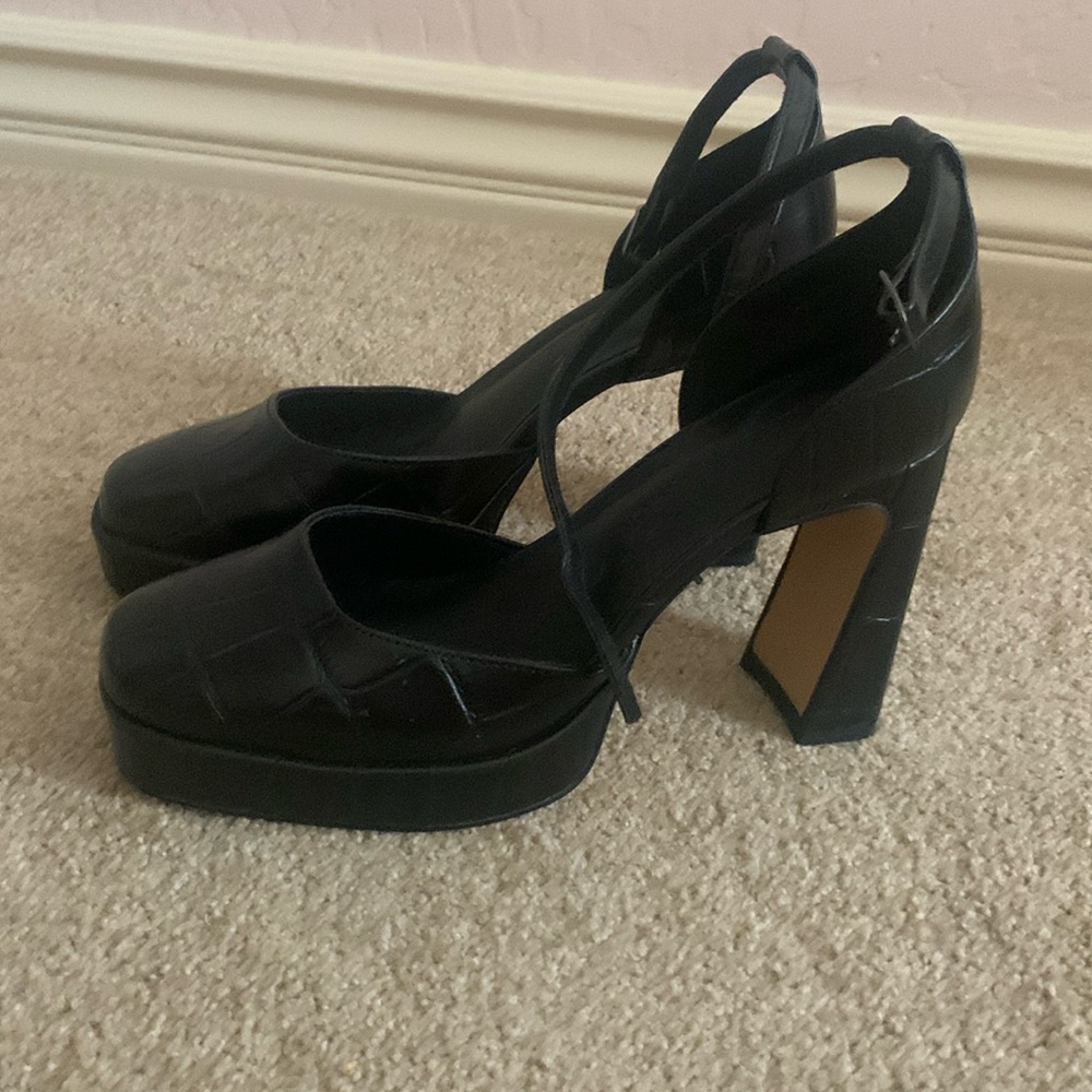 New Gabrielle Union Hazel Platform Pump